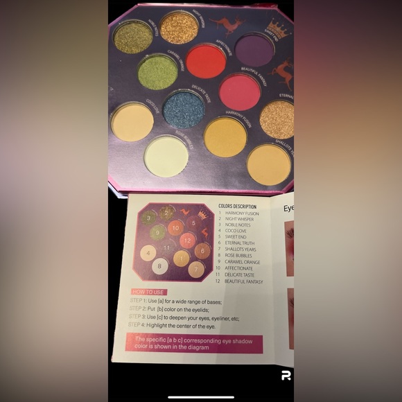 Luxaza eyeshadow palette New in Box. Includes 3 brushes. - Picture 2 of 6